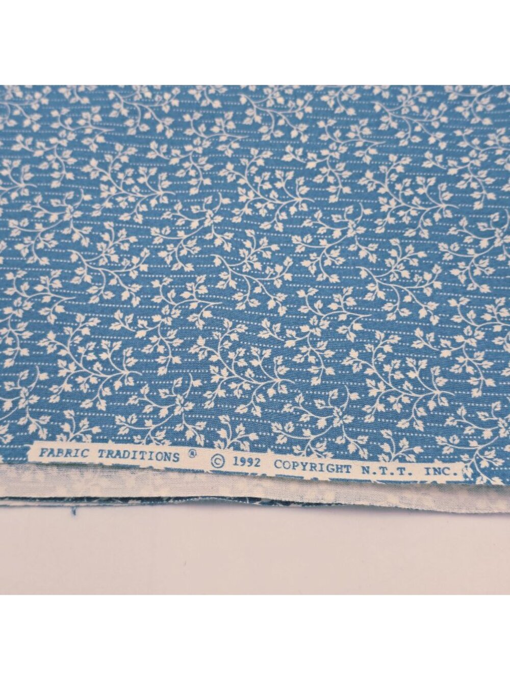 Vintage Fabric Traditions 1992 Blue Floral Cotton Quilt Sewing Craft 48"x44"